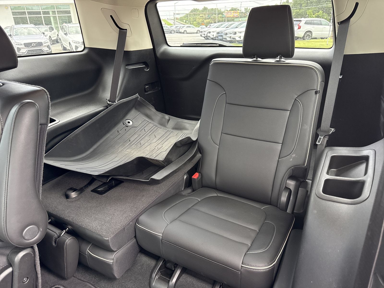 Used 2023 GMC Acadia Denali w/ Denali Ultimate Package FWD image 12