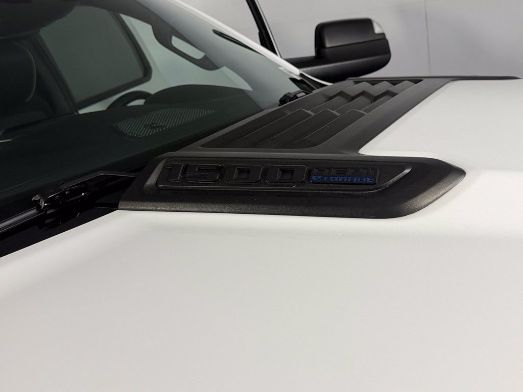 Used 2024 RAM 1500 Laramie AWD/4WD image 11