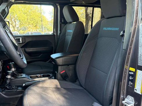 Used 2025 Jeep Wrangler Rubicon w/ Convenience Group image 10