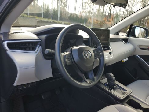 Used 2026 Toyota Corolla Cross L image 16