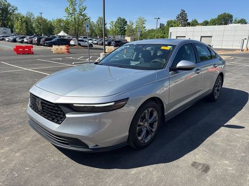 Used 2024 Honda Accord EX image 3