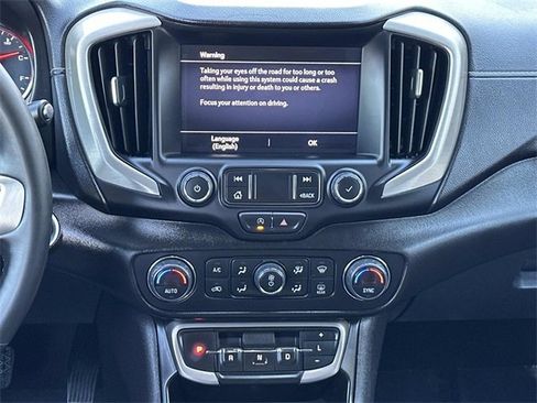 Used 2023 GMC Terrain Denali w/ Black Diamond Edition image 10