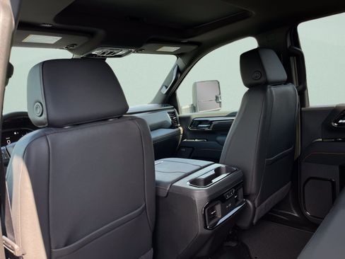 New 2026 GMC Sierra 2500 AT4 w/ AT4 Premium Plus Package AWD/4WD image 17