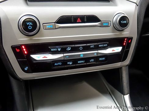 Used 2023 Ford Explorer XLT w/ Equipment Group 202A AWD/4WD image 20