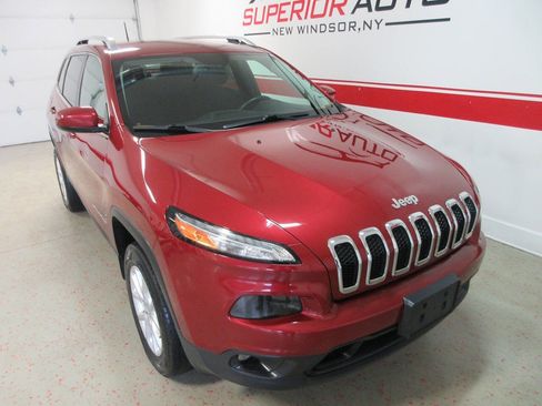 Used 2016 Jeep Cherokee Latitude w/ Cold Weather Group image 11