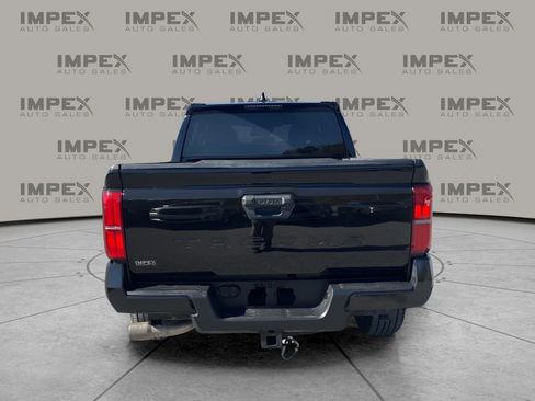 Used 2024 Toyota Tacoma TRD Off-Road image 4