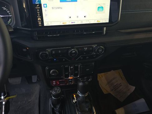 Used 2024 Jeep Wrangler Unlimited Rubicon 4xe AWD/4WD image 9