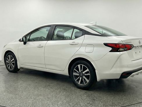 Used 2025 Nissan Versa SV image 6