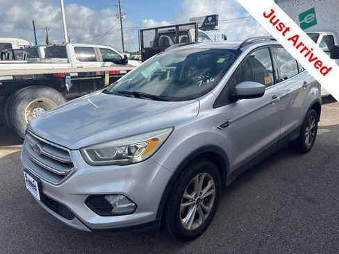 Used 2017 Ford Escape SE w/ Equipment Group 201A AWD/4WD image 1