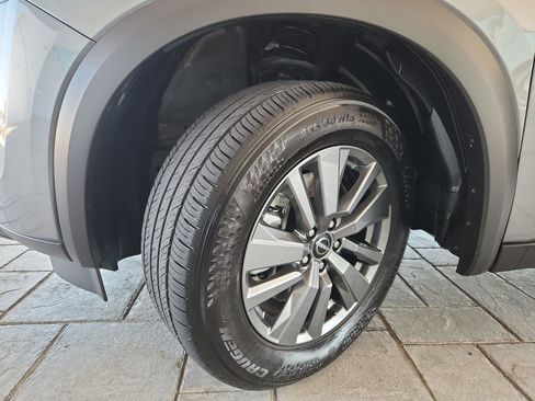 Used 2025 Nissan Pathfinder SV FWD image 31
