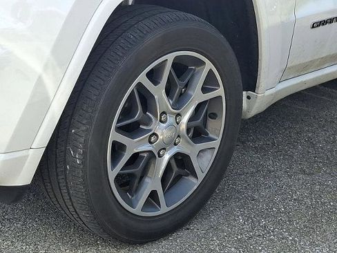 Used 2019 Jeep Grand Cherokee Overland image 4