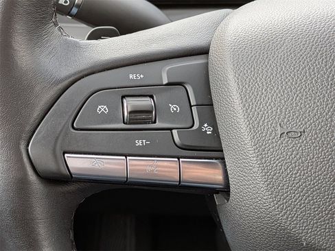 Certified 2025 Cadillac XT4 Premium Luxury image 28