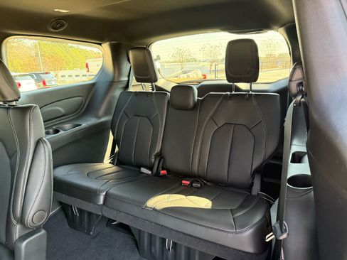 New 2026 Chrysler Pacifica Select w/ S Appearance Package image 30