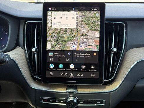Certified 2026 Volvo XC60 B5 Plus AWD/4WD image 14