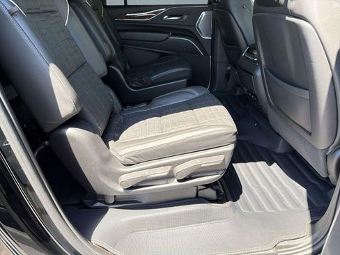 Used 2024 Cadillac Escalade ESV Sport Platinum AWD/4WD image 29