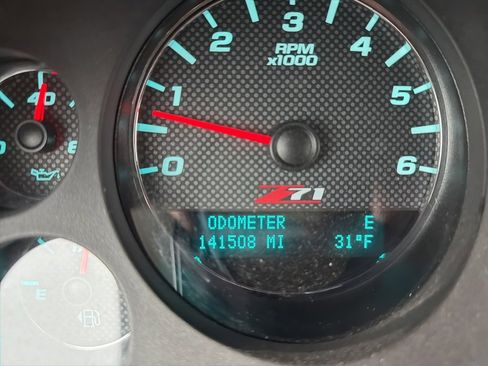 Used 2011 Chevrolet Avalanche LT w/ Suspension Package, Off-Road image 12