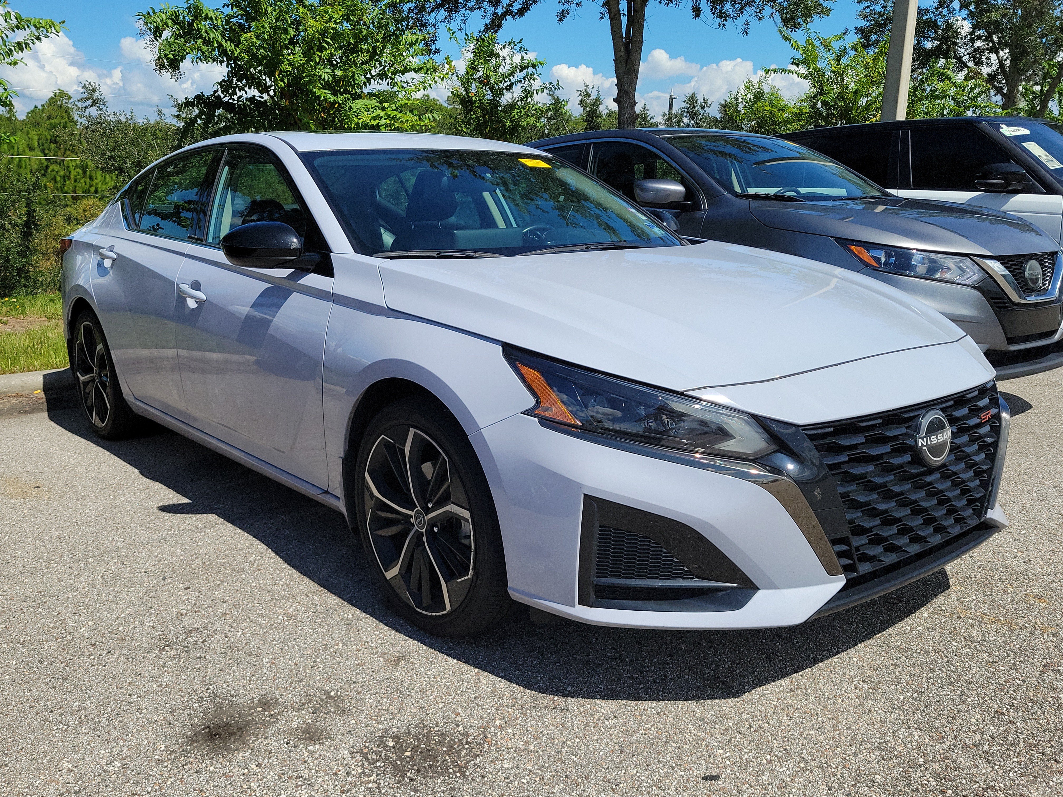 Certified 2024 Nissan Altima 2.5 SR w/ SR Premium Package FWD image 2