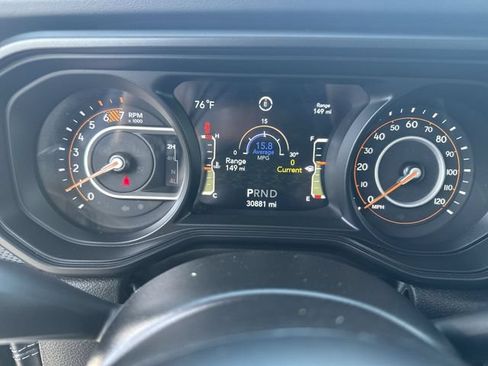 Used 2025 Jeep Wrangler Unlimited Rubicon AWD/4WD image 12
