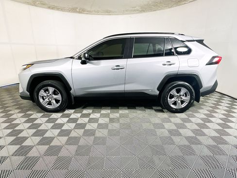 Used 2025 Toyota RAV4 LE AWD/4WD image 6
