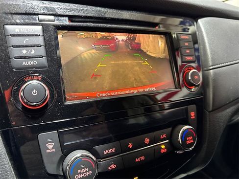 Used 2019 Nissan Rogue SV image 31