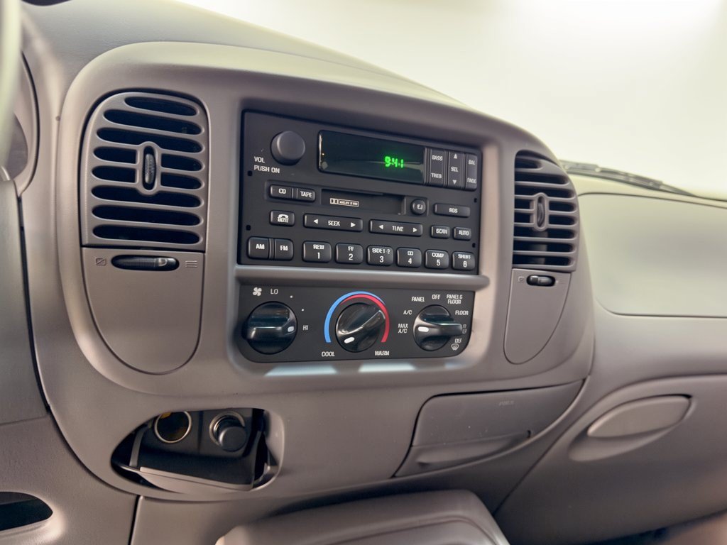 Used 1999 Ford Expedition XLT RWD image 23