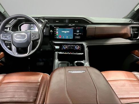Used 2024 GMC Sierra 2500 Denali Ultimate image 8