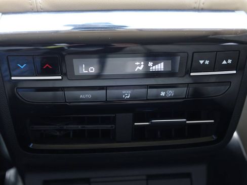 Used 2024 Acura MDX SH-AWD image 23