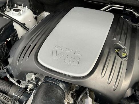 Used 2019 Dodge Durango R/T w/ Blacktop Package image 32