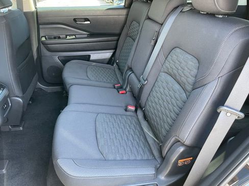 Certified 2023 Nissan Pathfinder SV AWD/4WD image 5