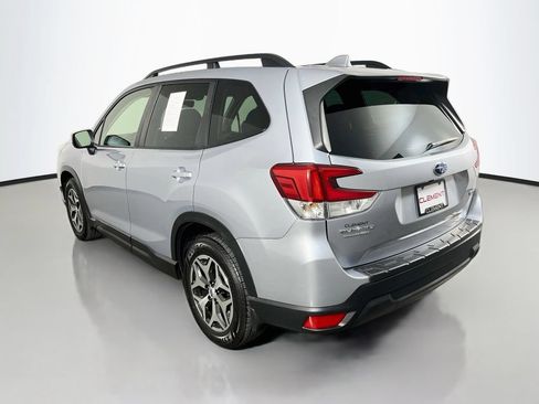 Used 2020 Subaru Forester Premium AWD/4WD image 9