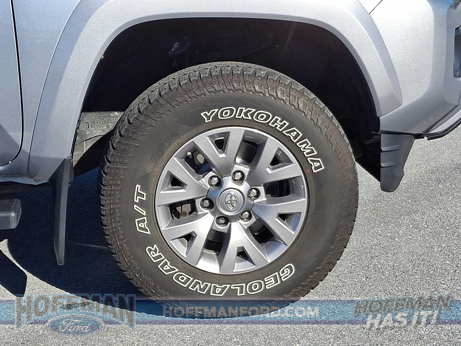 Used 2019 Toyota Tacoma SR5 AWD/4WD image 8