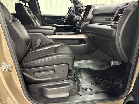 Used 2020 RAM 1500 Big Horn w/ Built-to-serve Edition AWD/4WD image 11