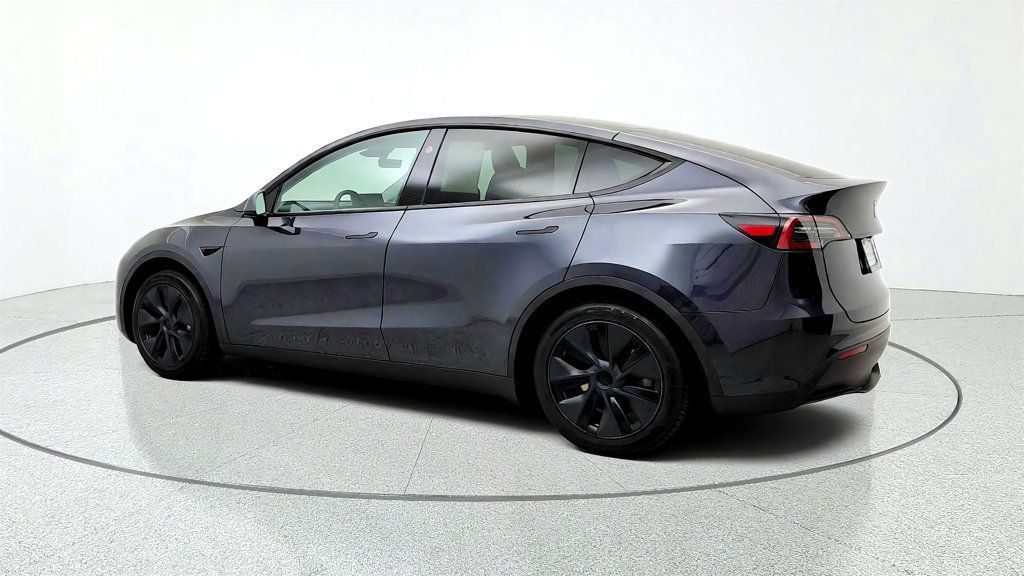 Used 2025 Tesla Model Y Long Range RWD image 7