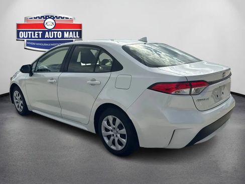 Used 2021 Toyota Corolla LE image 5
