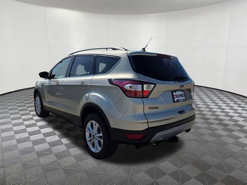 Used 2018 Ford Escape SE w/ SE Sync 3 Package AWD/4WD image 5