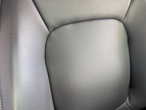 Used 2020 Jaguar F-PACE Premium image 17