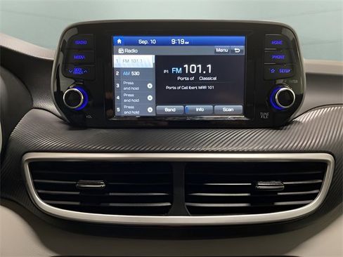 Used 2021 Hyundai Tucson SE image 32