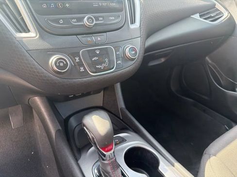 Used 2024 Chevrolet Malibu RS FWD image 18