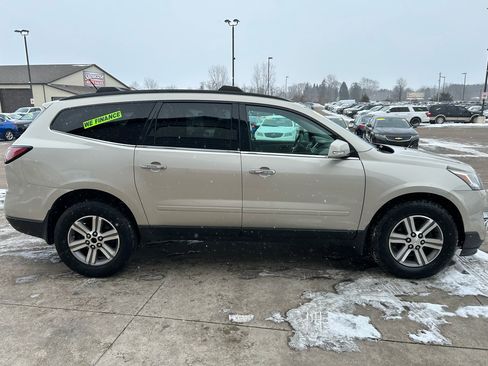 Used 2015 Chevrolet Traverse LT image 4