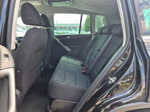 Used 2009 Volkswagen Tiguan SE AWD/4WD image 26