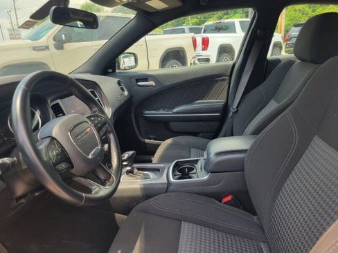 Used 2023 Dodge Charger SXT RWD image 9