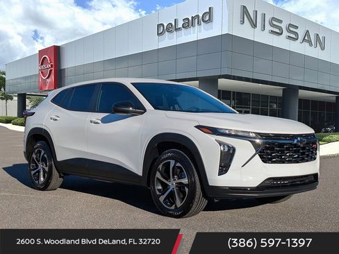 Used 2024 Chevrolet Trax RS image 1