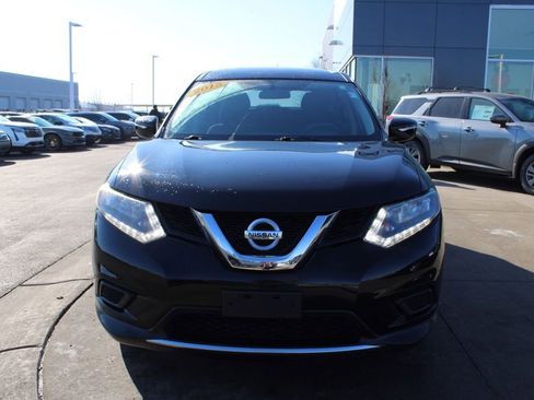 Used 2015 Nissan Rogue S image 2