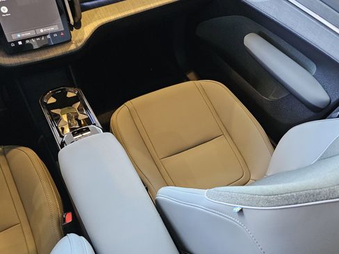 New 2026 Volvo EX30 Plus w/ Climate Package AWD/4WD image 15