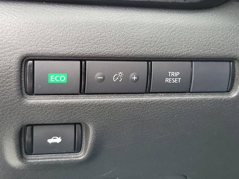 Used 2023 Nissan Sentra SV FWD image 22