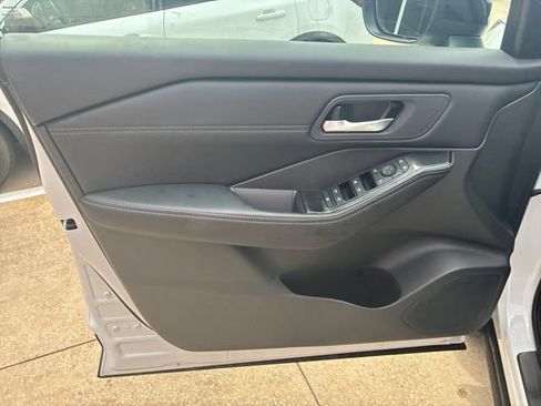 Used 2026 Nissan Rogue Dark Armor FWD image 19