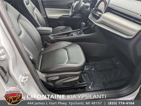 Used 2025 Jeep Compass Limited AWD/4WD image 30