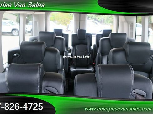 Used 2021 Ford Transit 350 XLT RWD image 2