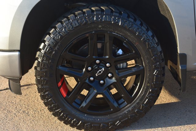 Used 2023 Chevrolet Silverado 1500 RST w/ Redline Edition AWD/4WD image 11