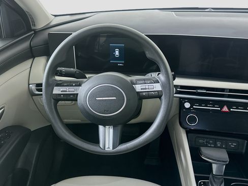 Used 2025 Hyundai Tucson SEL FWD image 17